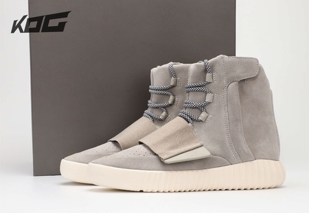 YEEZY Boost 750 Light Brown SIZE: 40-50